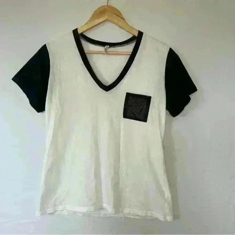 Emma & Sam White and Black T-shirt with Mesh Pocket Size Small